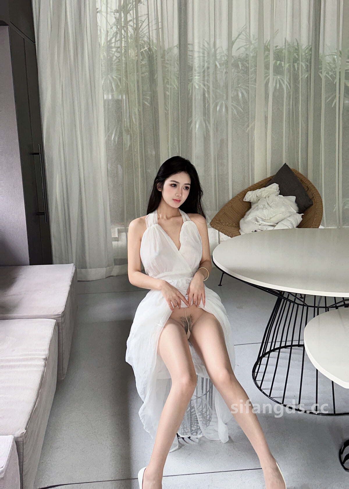 XR Uncensored Tan Xiao Ling 谭小灵 R18 秀人网模特 白色连衣裙下的无内肉丝 Part02 0044 0115098055.jpg