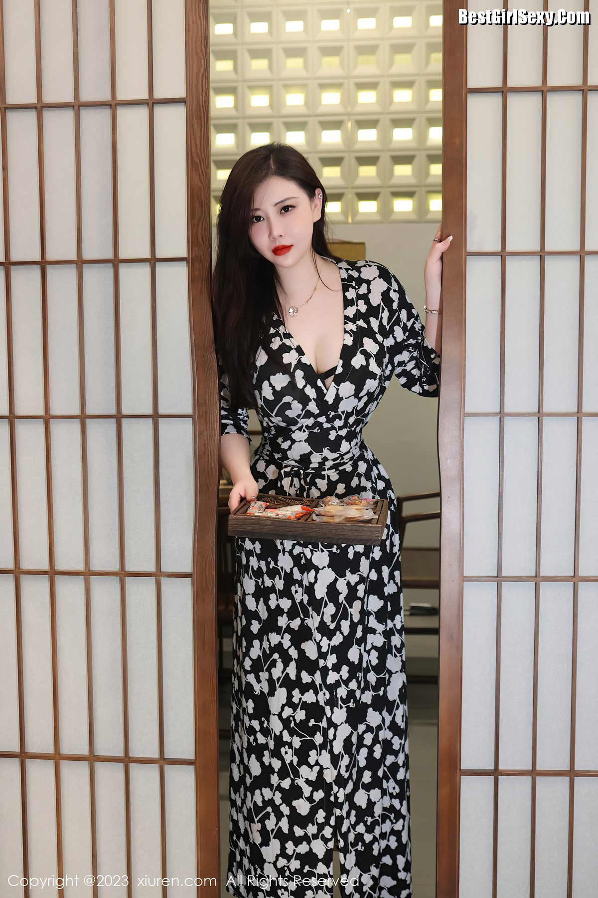 XiuRen秀人网 No 7548 Wang Wan You Queen 0002 9258364224.jpg