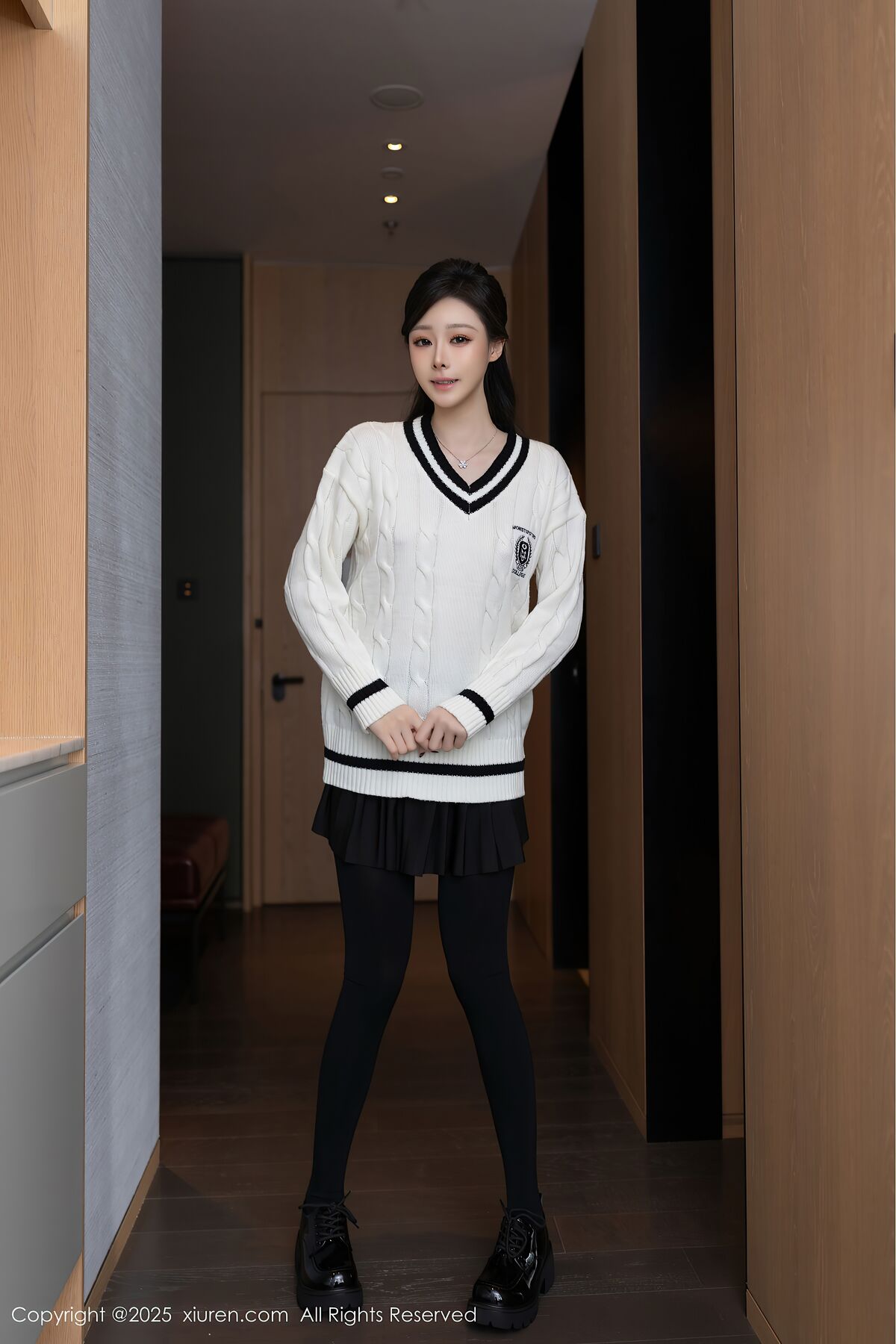 XiuRen秀人网 No 9986 小逗逗 0002 7080744356.jpg
